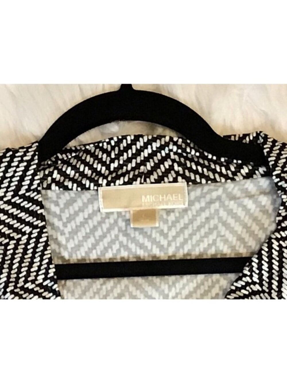 Michael Kors Womens Casual Top Lg Black White Chevron Long Sleeve Cowl Blouse - Picture 5 of 6